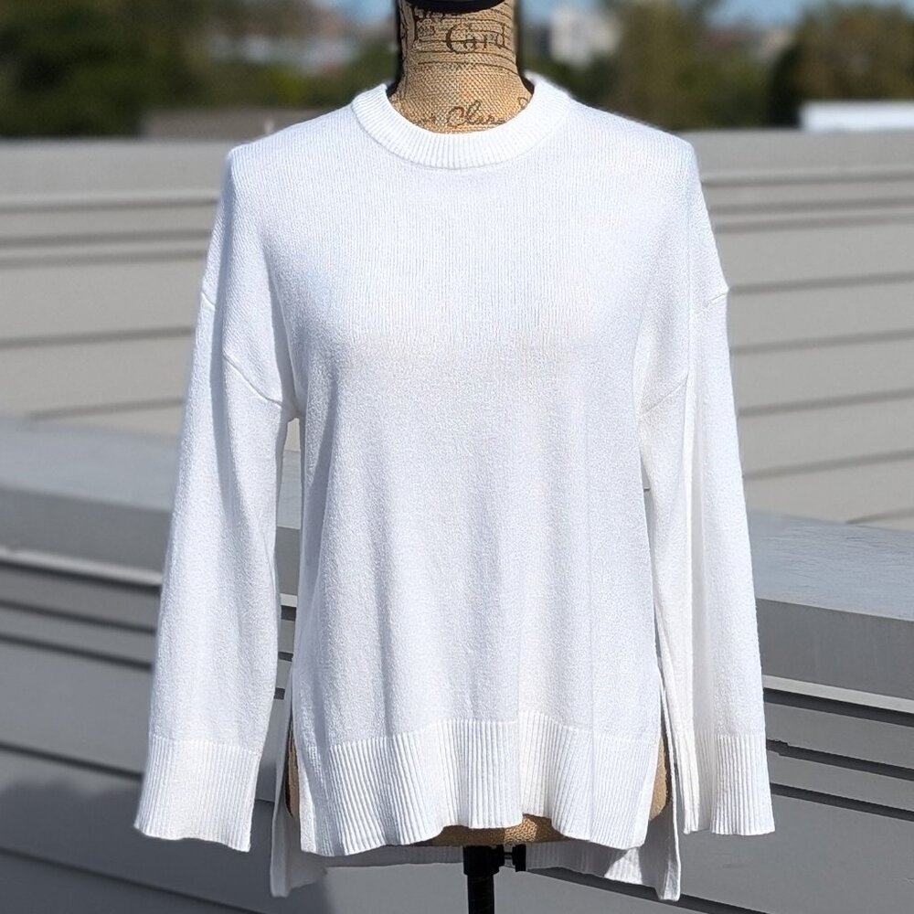 T Tahari White Sweater High-Low Hem